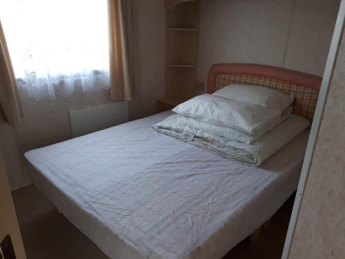 Отель 8 Berth On Coral Beach Инголдмелс Экстерьер фото