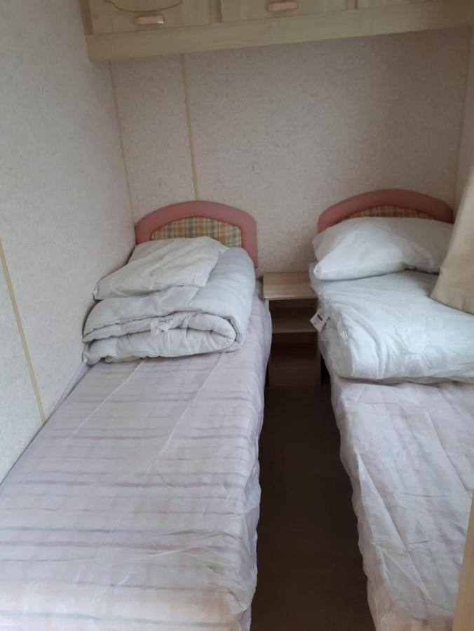 Отель 8 Berth On Coral Beach Инголдмелс Экстерьер фото