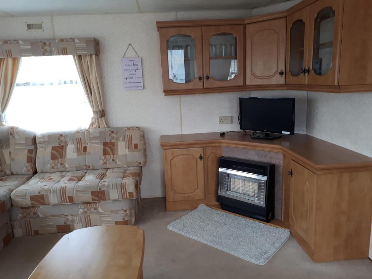 Отель 8 Berth On Coral Beach Инголдмелс Экстерьер фото