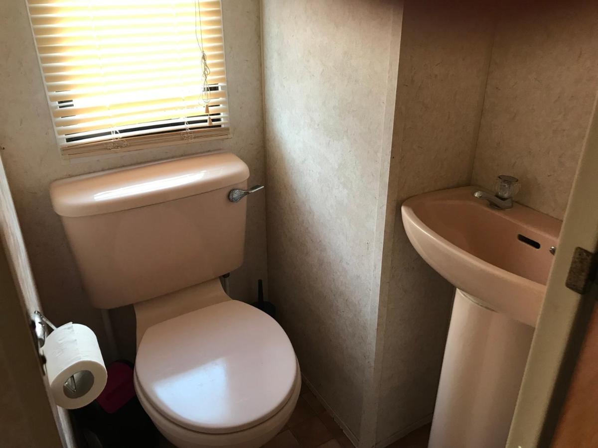 Отель 8 Berth On Coral Beach Инголдмелс Экстерьер фото
