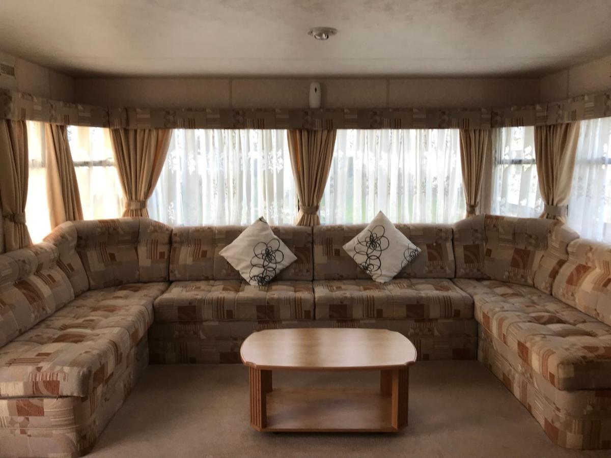 Отель 8 Berth On Coral Beach Инголдмелс Экстерьер фото